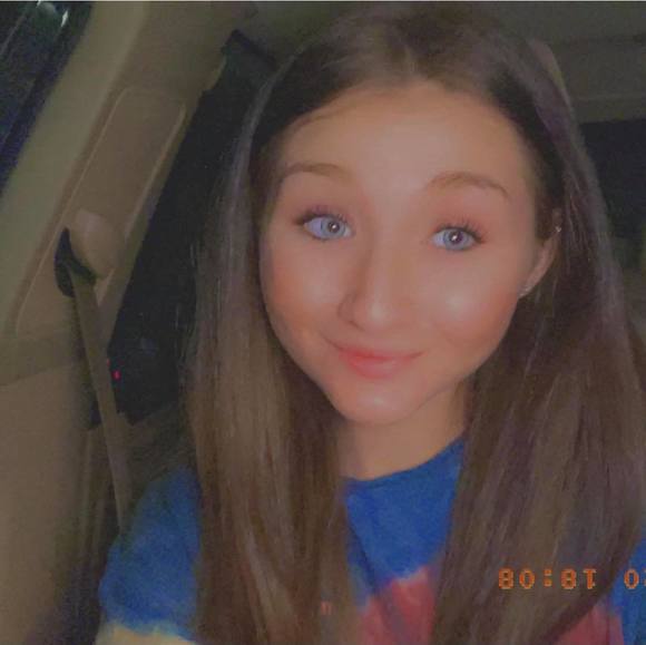 Meet your Posher, Alexis - Picture 1 of 1